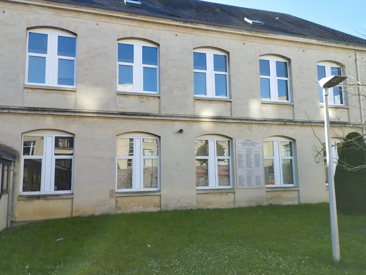 nettoyage des vitres lycee charles de gaule a caen vitres