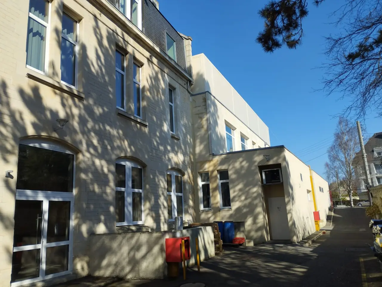 nettoyage des vitres lycee charles de gaule a caen vue cote exterieur
