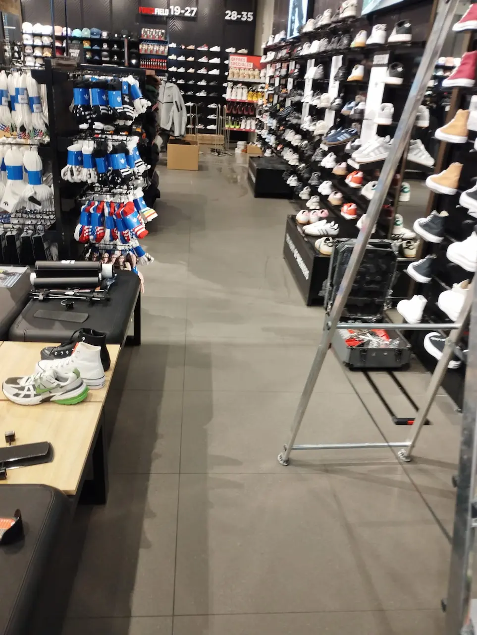 nettoyage fin de chantier foot locker modeville 2