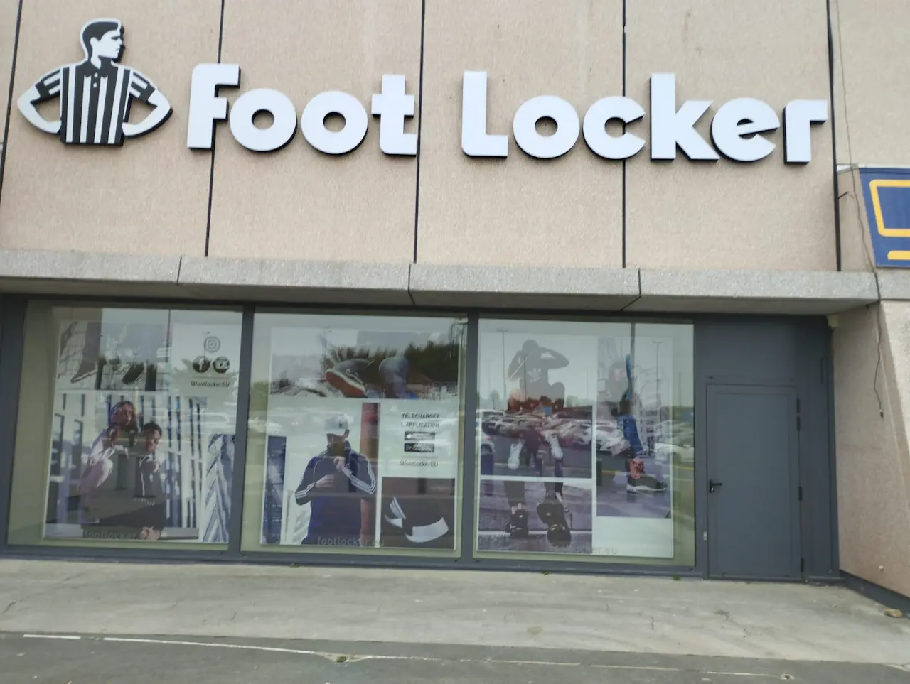 nettoyage fin de chantier foot locker modeville vue exterieure