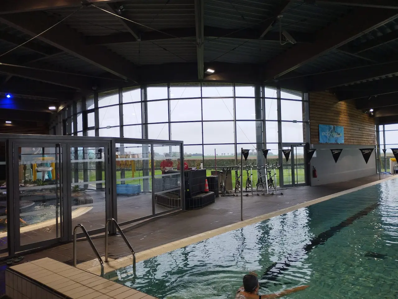 nettoyage piscine a saint pierre en auge bassins et vitres