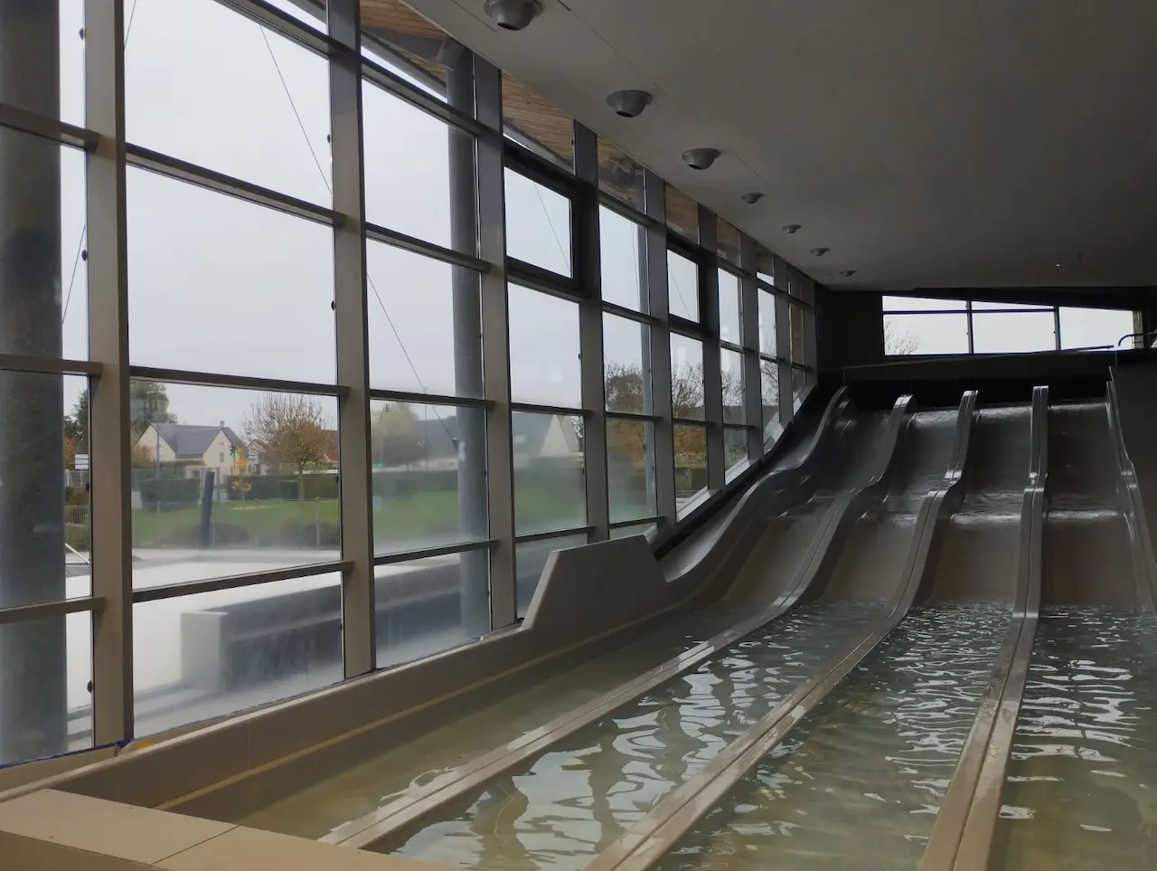 nettoyage piscine a saint pierre en auge tobogan
