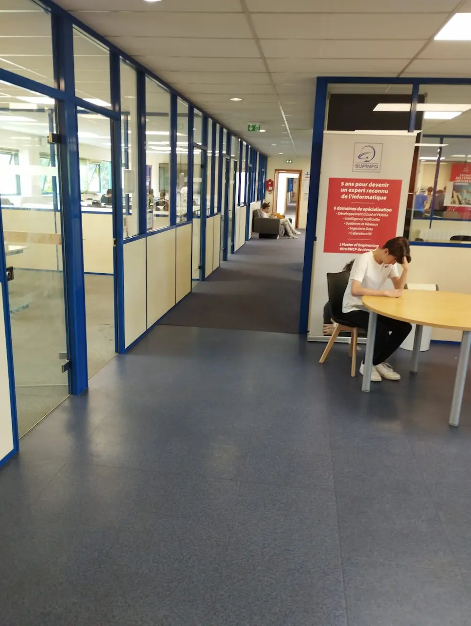 nettoyage vitres ecole may sur orne calvados interieur 2